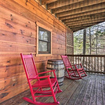 Cozy Cabin With Hot Tub In The Heart Of Pigeon Forge 빌라 외부 사진