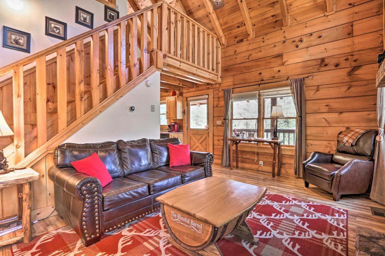 Cozy Cabin With Hot Tub In The Heart Of Pigeon Forge 빌라 외부 사진