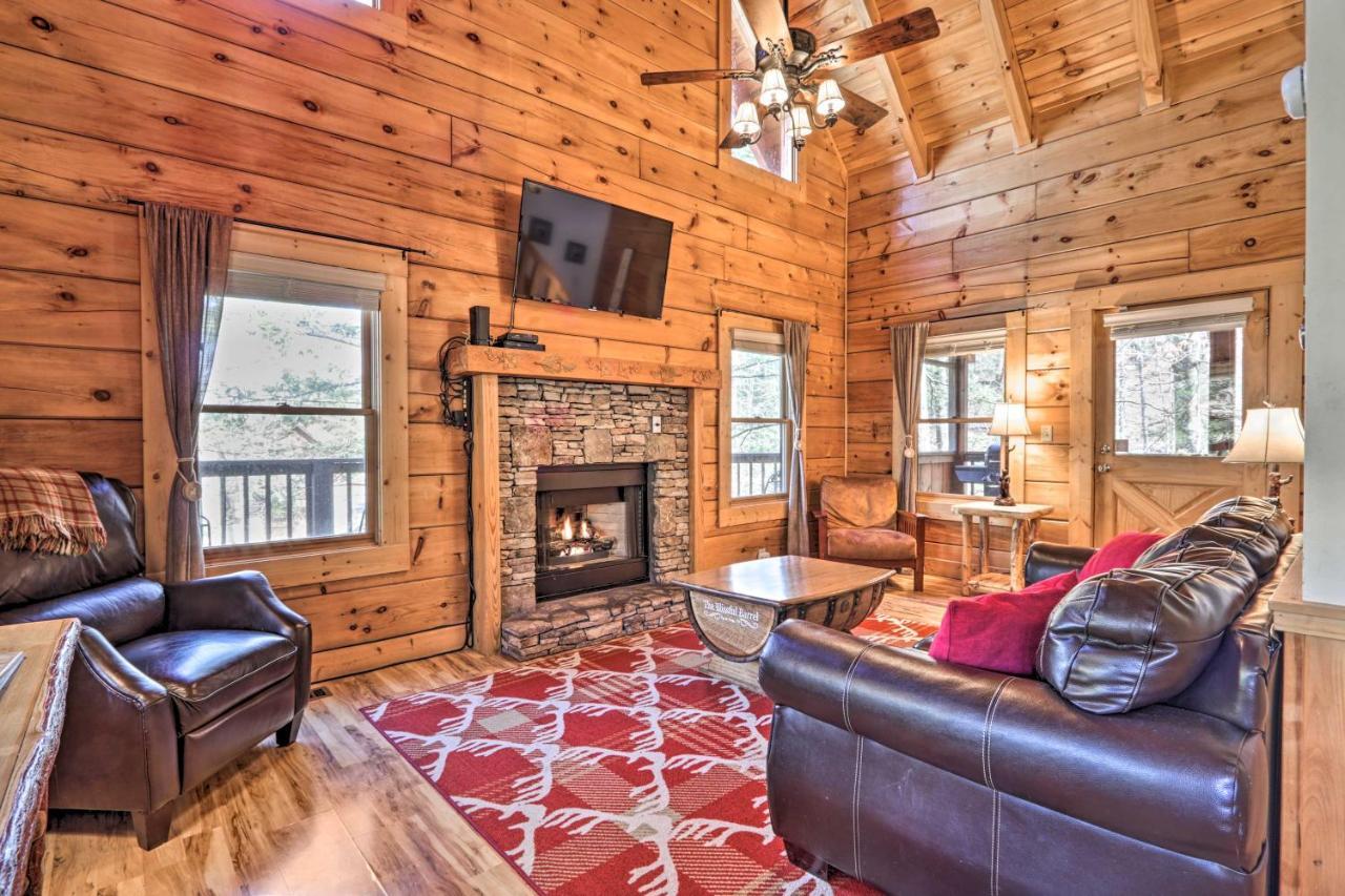 Cozy Cabin With Hot Tub In The Heart Of Pigeon Forge 빌라 외부 사진