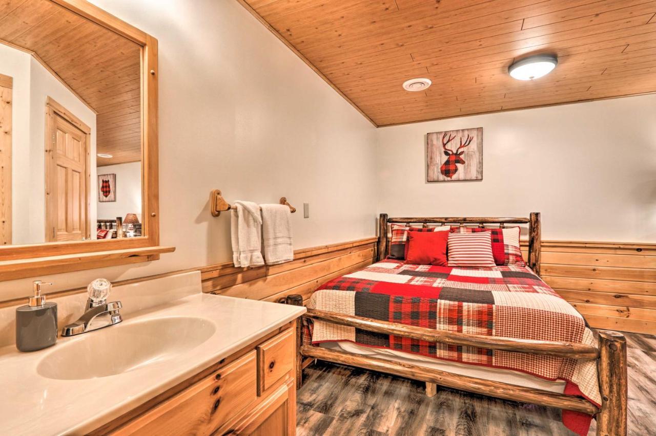 Cozy Cabin With Hot Tub In The Heart Of Pigeon Forge 빌라 외부 사진