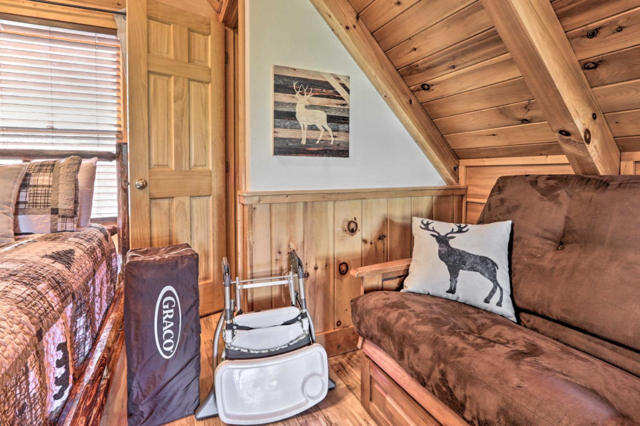 Cozy Cabin With Hot Tub In The Heart Of Pigeon Forge 빌라 외부 사진