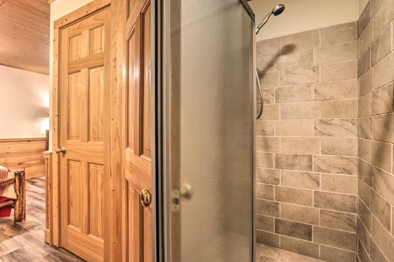 Cozy Cabin With Hot Tub In The Heart Of Pigeon Forge 빌라 외부 사진