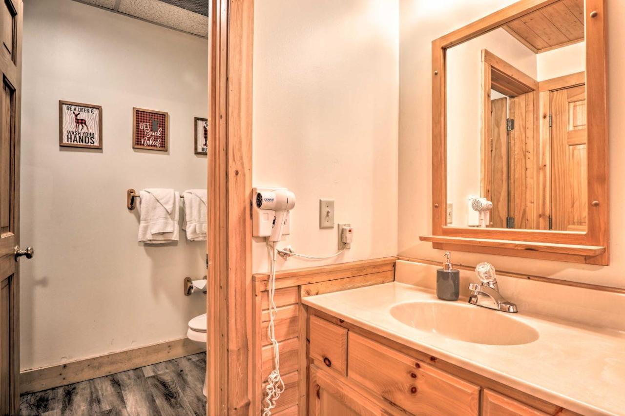 Cozy Cabin With Hot Tub In The Heart Of Pigeon Forge 빌라 외부 사진